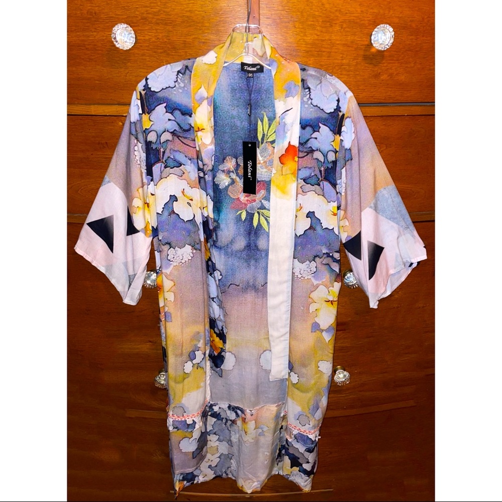 NWT GORGEOUS  Tolani Grace Coal Kimono - One Size - 100% Modal